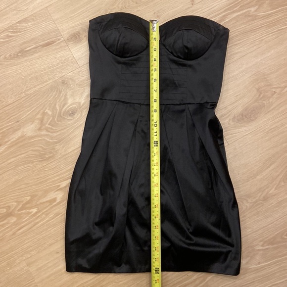 Black dress - Picture 6 of 8